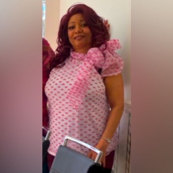 Red & White Chiffon 💋 Lips Sleeveless Blouse w/Side Collar Bow, EUC - Picture 3 of 14